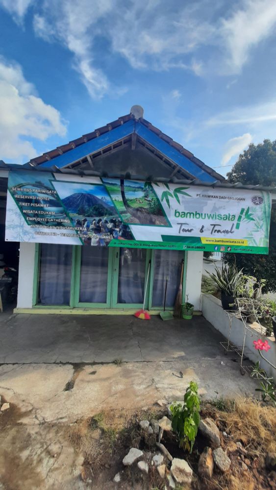 Kantor kami dengan design banner yang baru. Lebih fresh dan lebih bersemangat. 