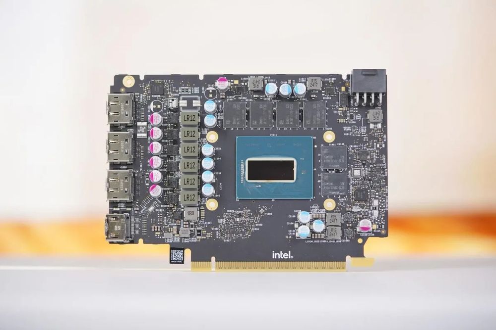 tear down image of the upcoming Intel b580 GPU