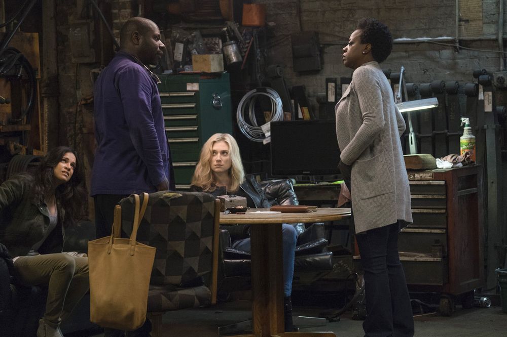 Directing Viola Davis, Michelle Rodriguez, and Elizabeth Debicki on the set of WIDOWS (2018)

