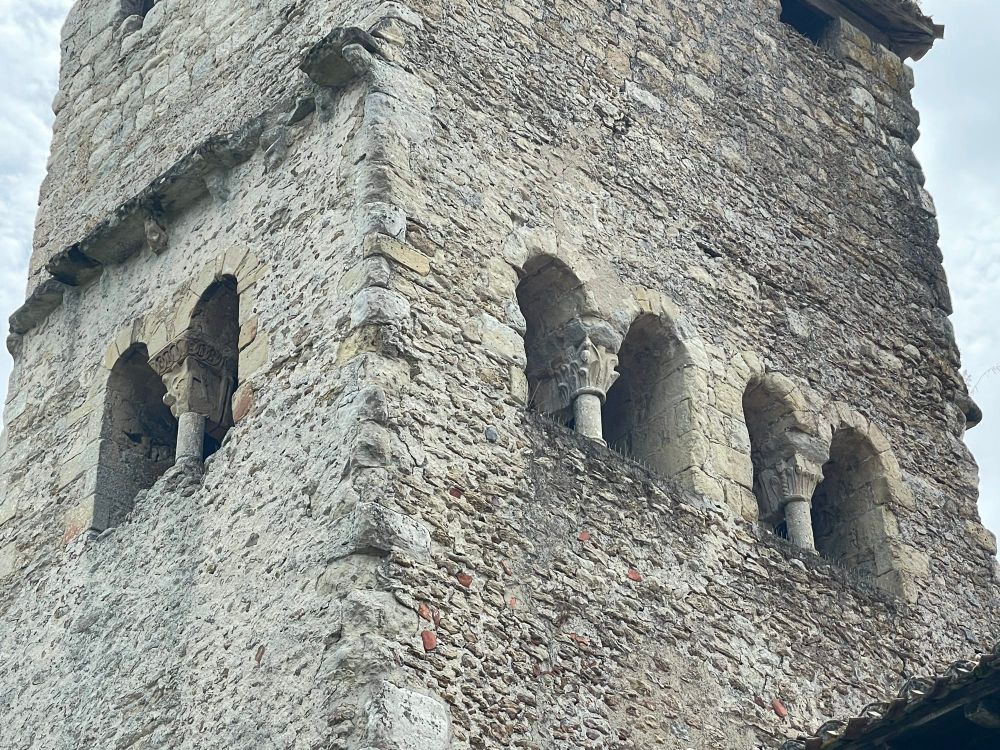 Vue de l’église Sainte-Marie de Bostens.