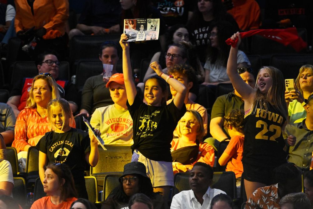 Column | For the WNBA, a wider audience means more money, more problems