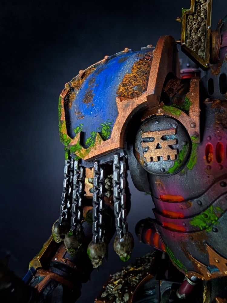 Shoulder pad of a Khorne Lord of Skulls