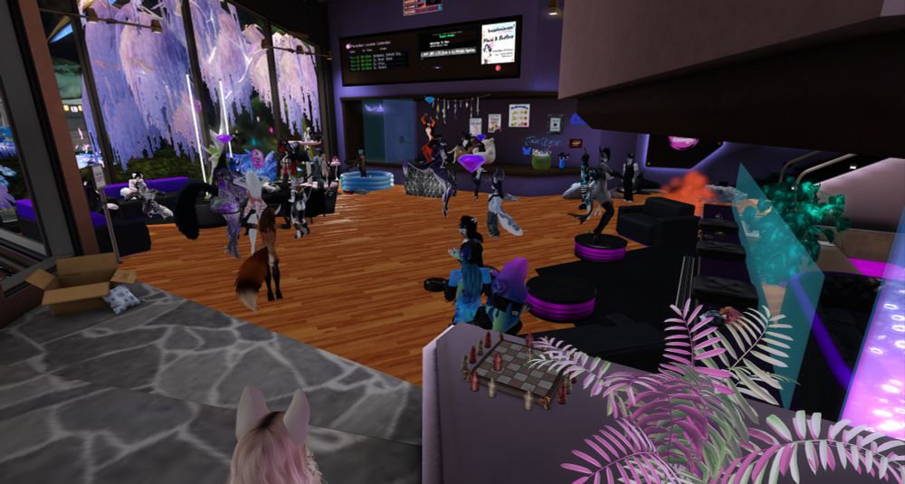 Humpday Nude Day at Paradise Lounge: come hangout and enjoy the tunes of our DJs... naked! A NSFW day to have fun and get to know each other in a silly way! In Second Life