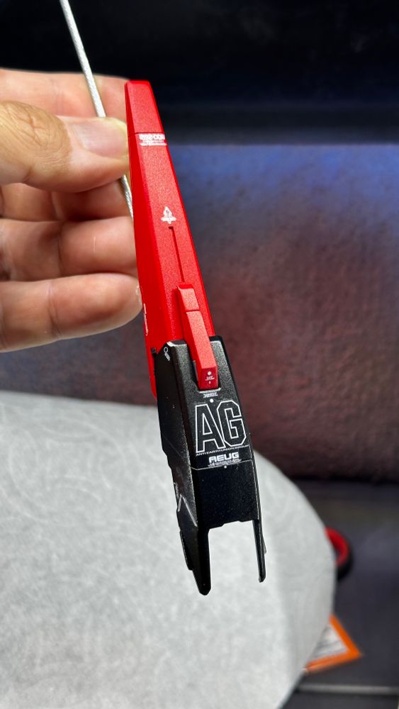 Zeta Gundam Red and Black shield 