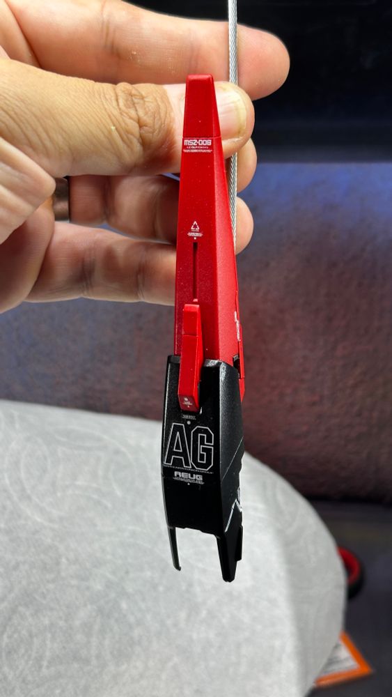 Zeta Gundam Red and Black shield 