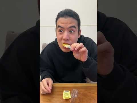 アイスになったグミをモトキに渡してみた。 #shorts