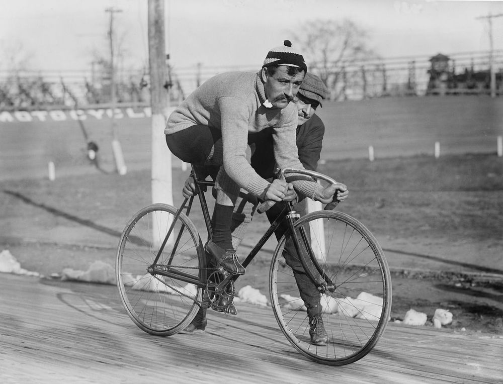 Rennrad - Image by WikiImages from Pixabay