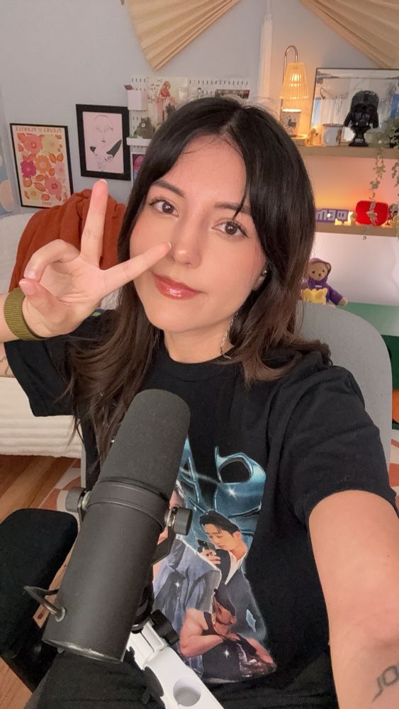 Selfie of eme holding up a peace sign