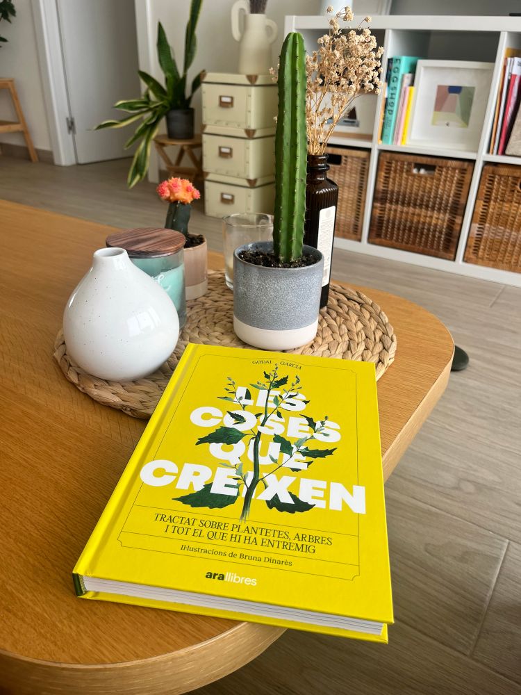 Portada del llibre Les coses que creixen de Godai Garcia