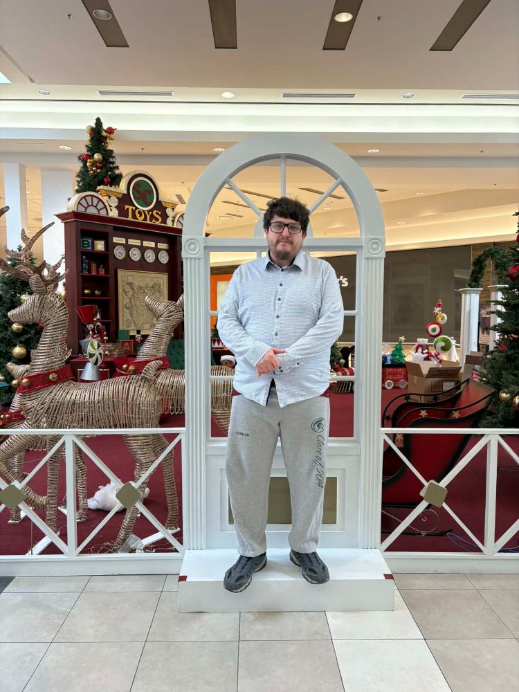 live rare sad small bean with some hair on face.
In mall out of town.

#Jordsmallbean4ever