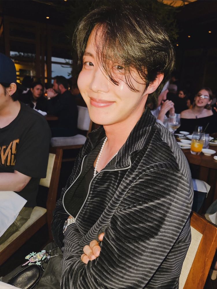 beautiful jung hoseok smiling brightly 