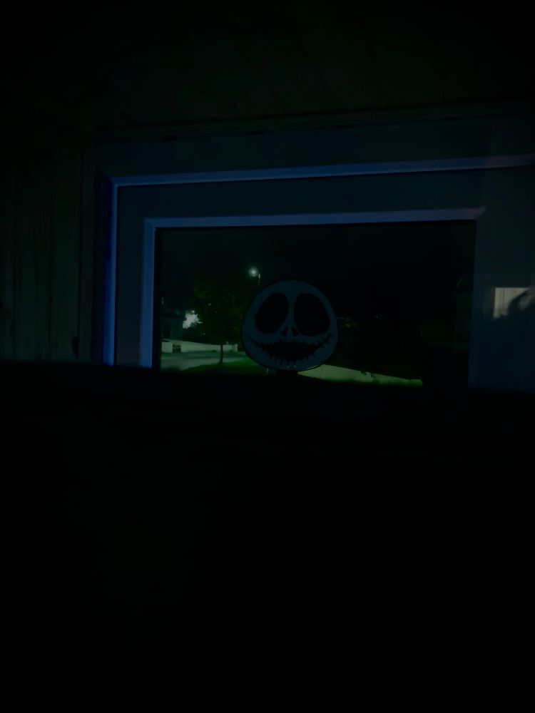 What’s this? 😃 There’s someone at the door.