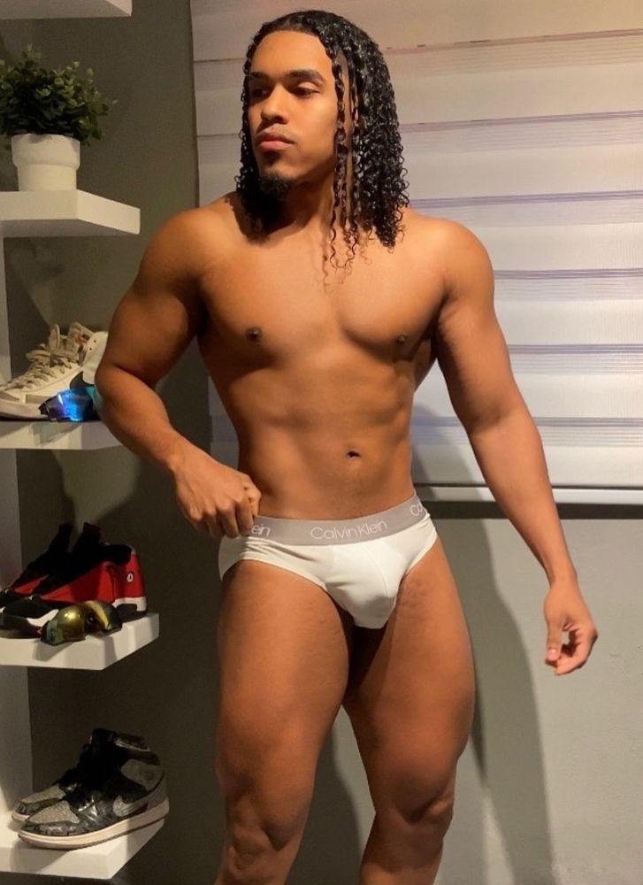 ALL THE SNEAKERS YOU NEED!!