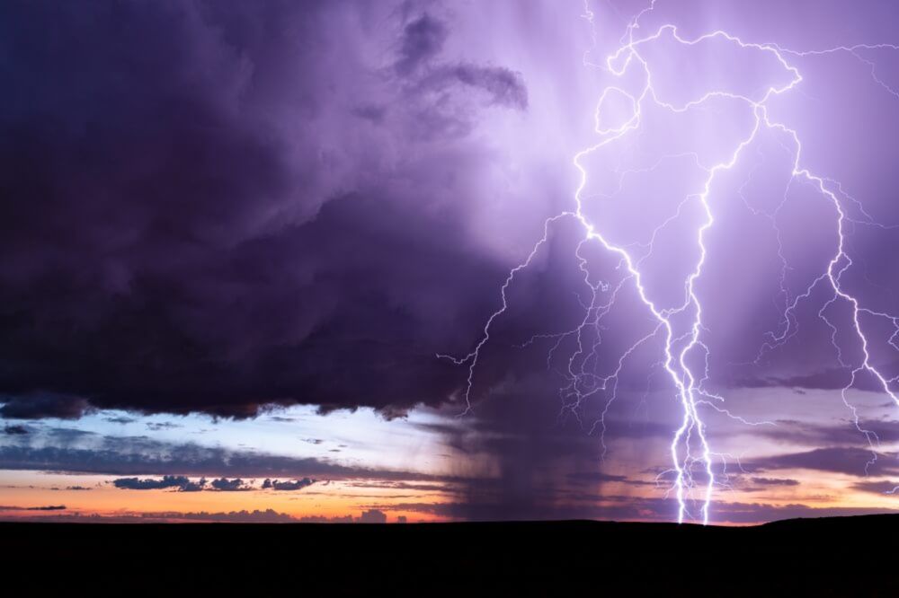 Blitzschlagefahr: Das richtige Verhalten bei einem Gewitter