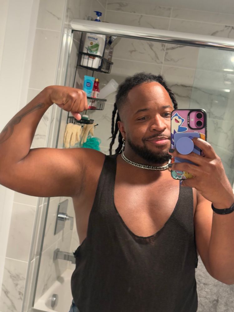 Picture of me flexing in a mirror 