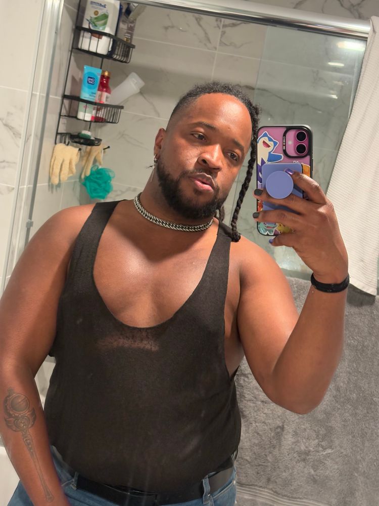 Picture of me flexing in a mirror 