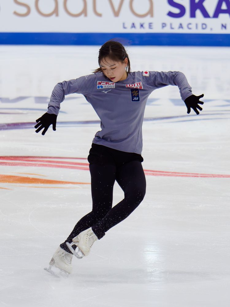 hana yoshida in practice at skate america
