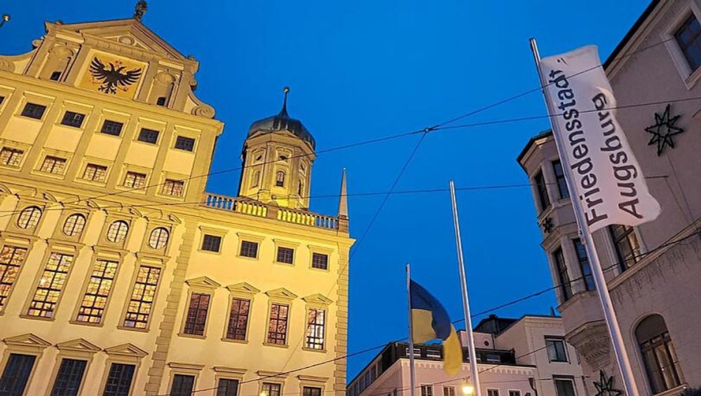 Augsburg hisst nach Randale neutrale Friedensflagge: Diese Entscheidung sorgt für große Enttäusch...