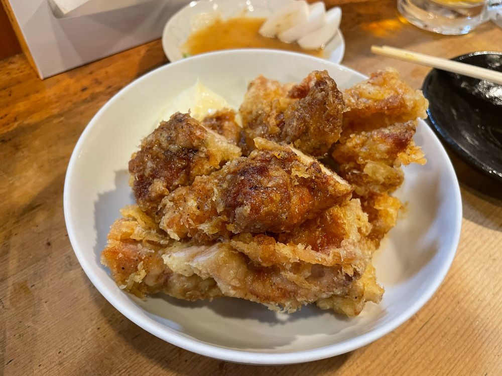 最後に頼んだ唐揚げの爆発力！もうお腹パンパンだよ。