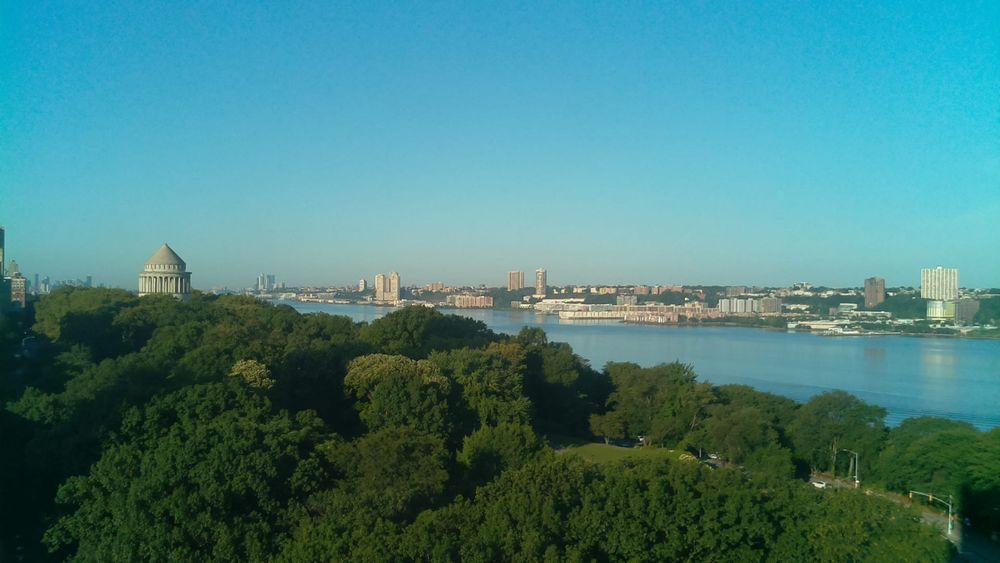 A photo of the Hudson river, at about (40.81, -73.96), taken at 8/9/2025, 7:23:01 AM.