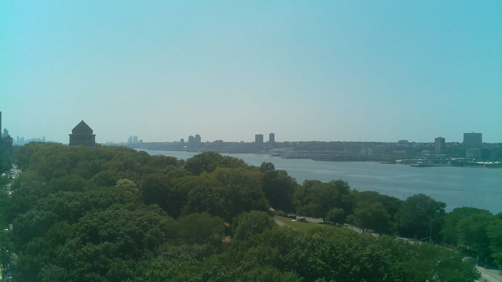 A photo of the Hudson river, at about (40.81, -73.96), taken at 8/10/2025, 1:38:58 PM.