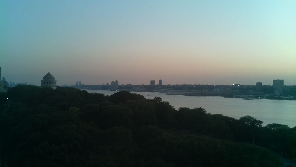 A photo of the Hudson river, at about (40.81, -73.96), taken at 8/9/2025, 8:02:57 PM.