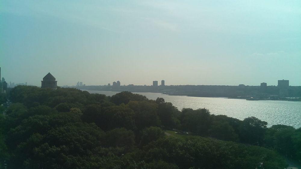 A photo of the Hudson river, at about (40.81, -73.96), taken at 8/10/2025, 4:18:58 PM.