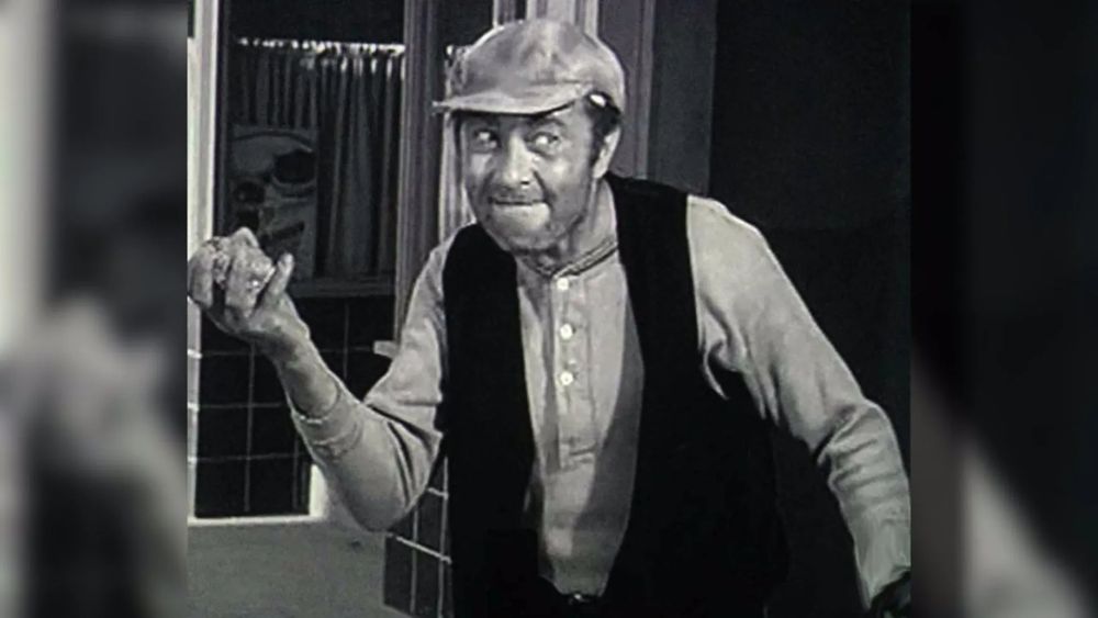 Ernest T. Bass about to throw a rock