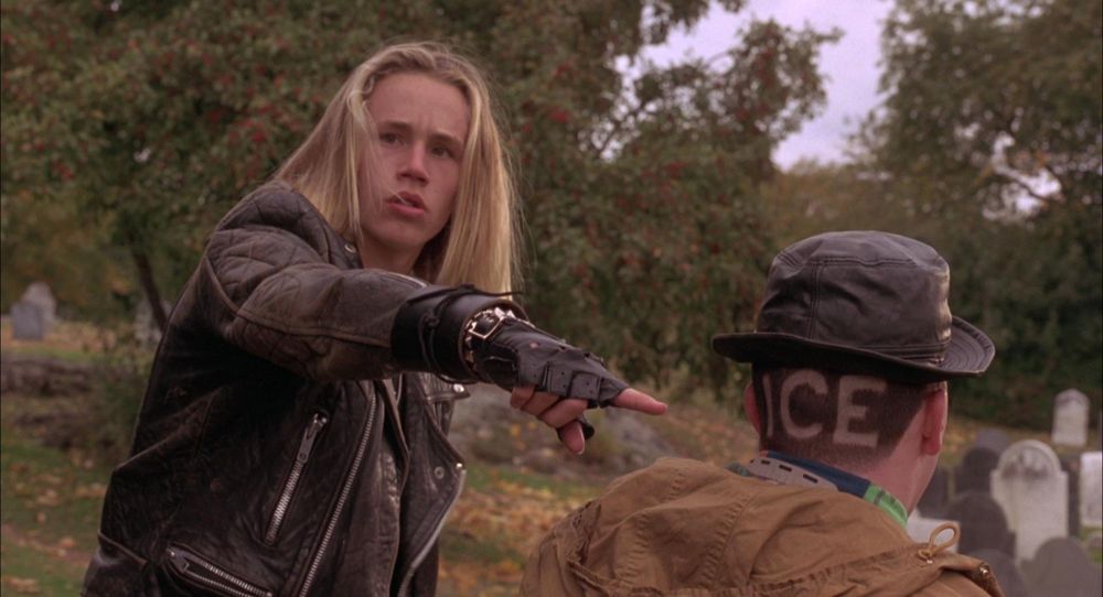 Still frame from Hocus Pocus of Jay pointing at Ice's head.
