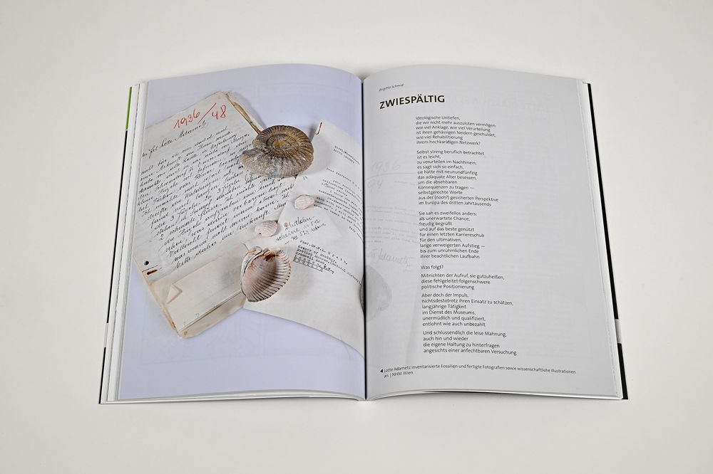 Im neuen Buch: 13 Frauen aus der Geschichte des NHM Wien werden die individuellen Lebenswege von verschiedenen Frauen, akademisch und nicht akademisch tätig, nachgezeichnet und mit den gesellschaftlichen Rahmenbedingungen und dem Zeitgeist verflochten.

Ziel des Buches ist es nicht nur ein weiblicheres, sondern ein grundlegend kritischeres, facettenreicheres und bunteres Bild der Geschichte des NHM Wien zeichnen. 

Als Brückenschlag zwischen Wissenschaft und Kunst verbindet dieses innovative Buch historische Quellen, poetische Texte und Comic-Zeichnungen, um das, was sonst unsichtbar bliebe, sichtbar zu machen. (c) NHM Wien, Chloe Potter