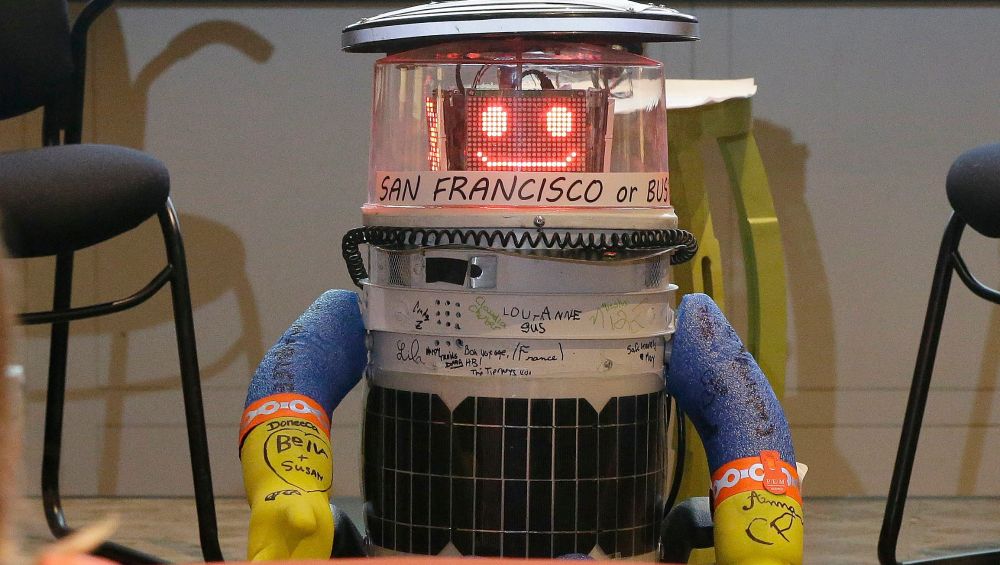 Hitchhiking robot destroyed in Philadelphia, ending cross-country trek