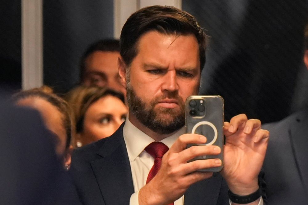 JD Vance phone 