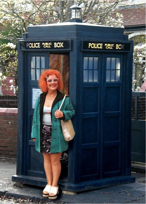Linda La Hughes (Kathy Burke) stepping out of the Tardis