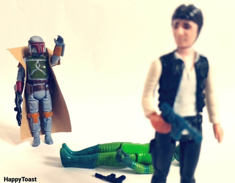 Columboba stopping Han who is walking away from a deaf Greedo. Star Wars figures arranged by HappyToast 
