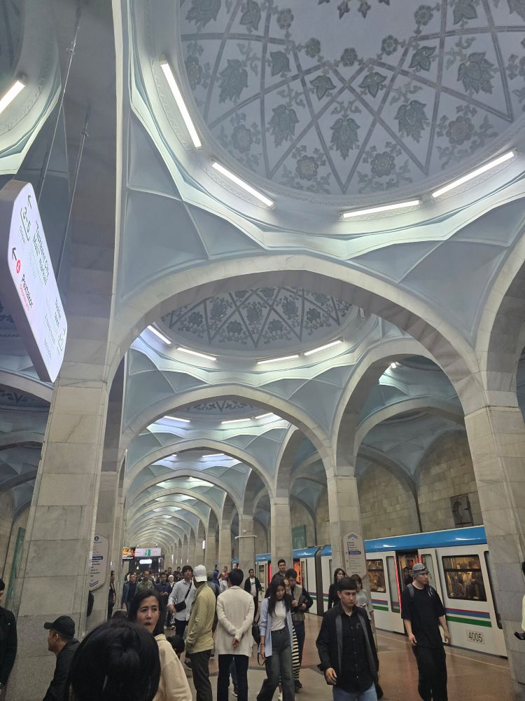 Metro station in Tashkent with vaulted ceilings and mosaics