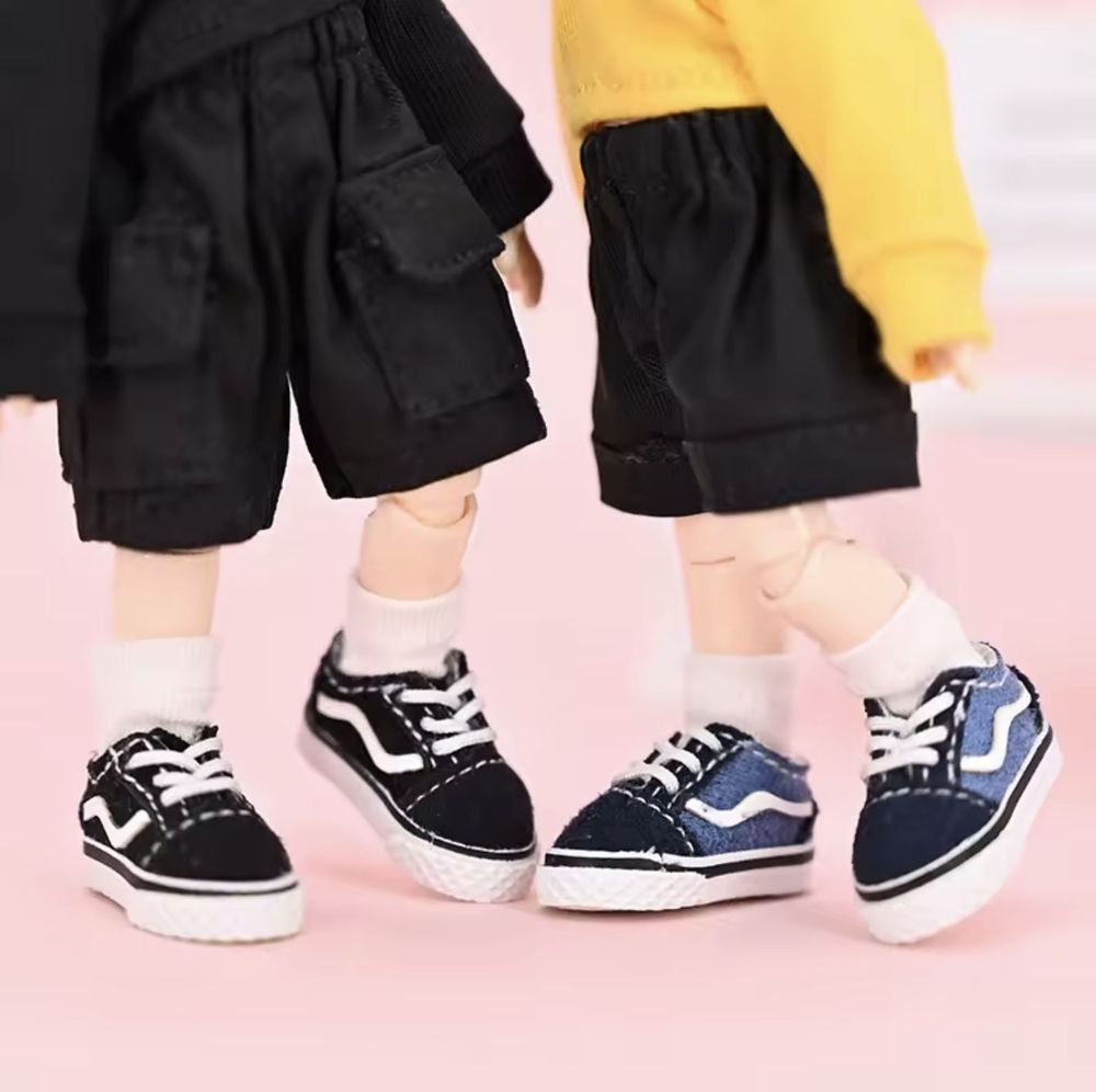 tiny sneakers, resembling Vans ones, for obitsu 11cm dolls.