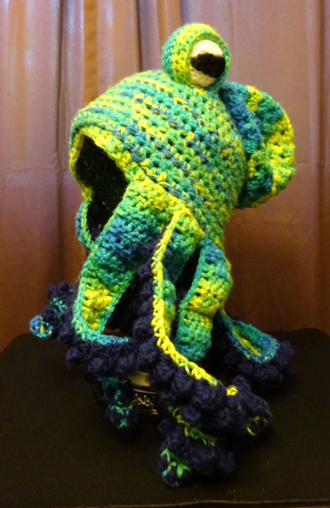 Another octopus hat, this time in green.