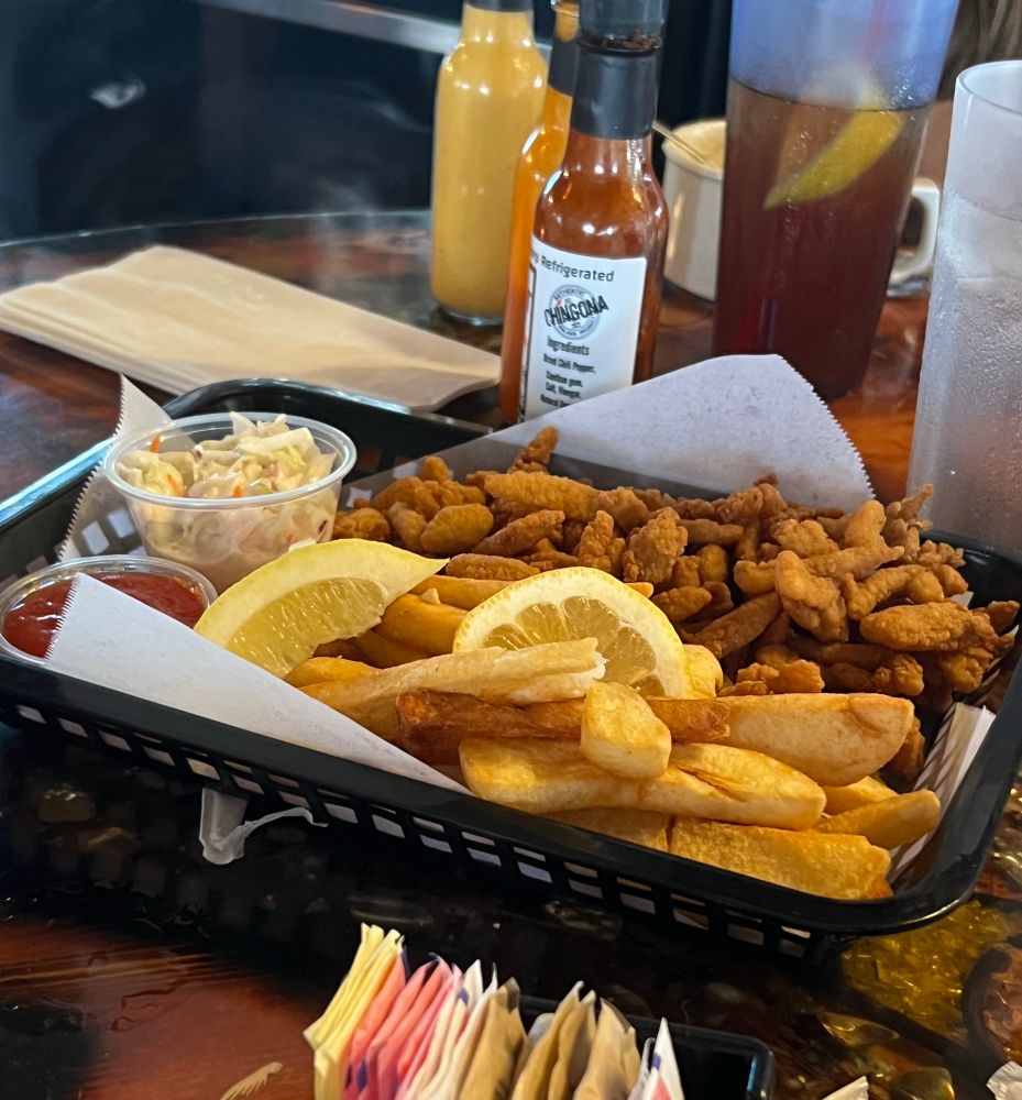 BASKET OF FRIED CLAMS