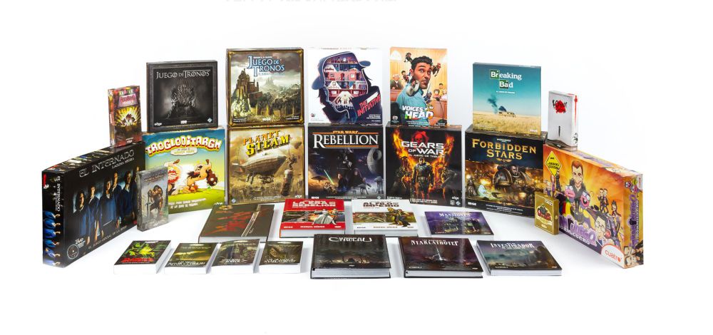 Group of boardgames covers and TTRPGs:
El Internado, Rock and Roll Manager, Conan, Trogloditargh, Juego de Tronos, Planet Steam Star Wars Rebellion, The Initiative, Voices in my Head. Grars of Wars, Breaking Bad, Forbidden Stars, El Hormiguero.
Aside Call of Cthulhu books like Mack of NYarlathotep, Call of Cthulhu Rulebooks and a few novels.