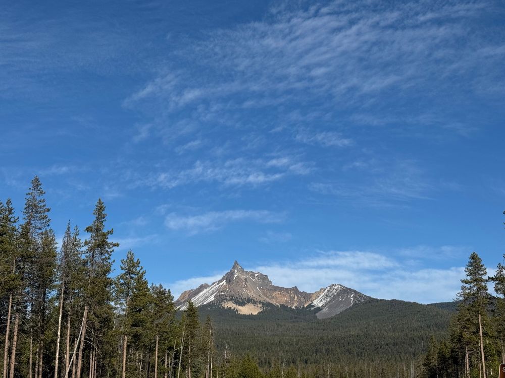 Photos of Mount Thielsen in Oregon