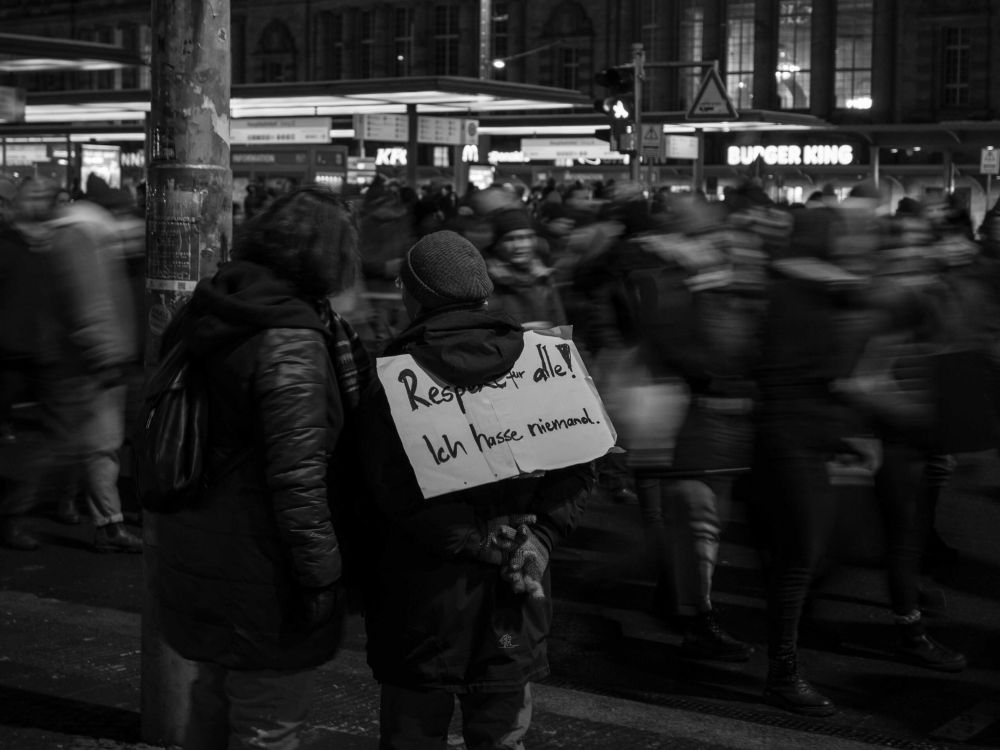 Gemeinsam gegen rechts - oder? - Reversed Magazine