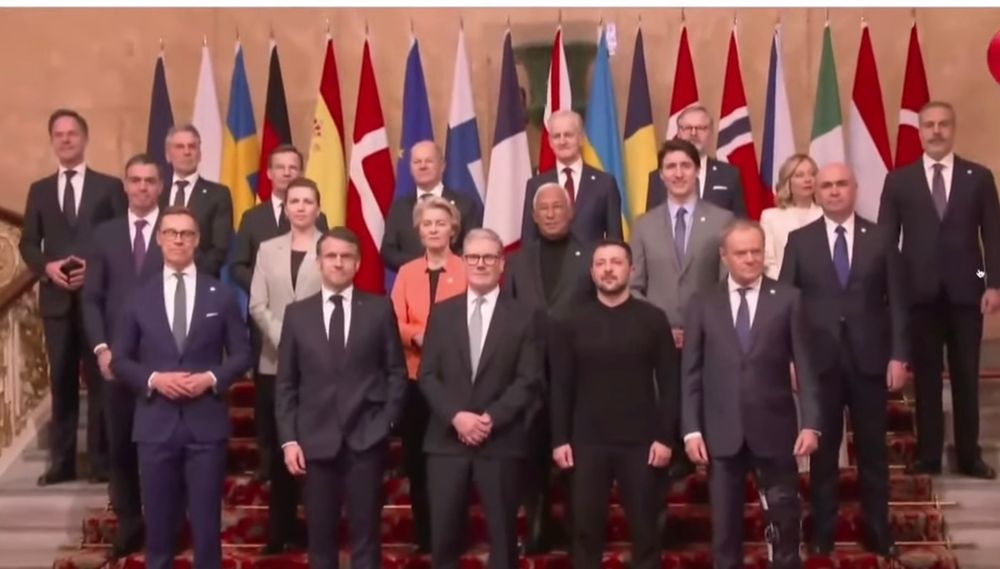 Canada and EU leaders standing in solidarity with President Zelensky.