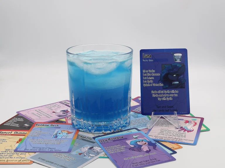 promo image of cocktail set