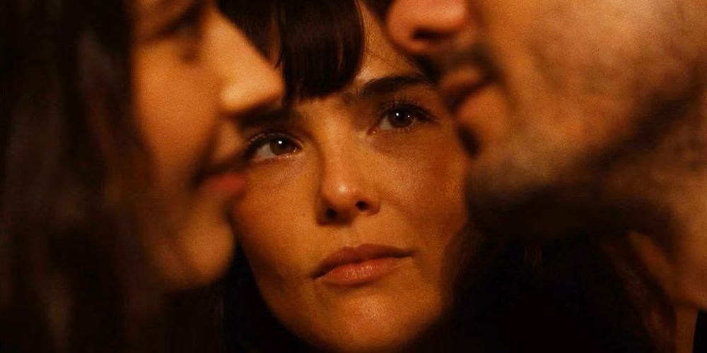 Bisexual chaos runs amok in 'The Threesome' trailer starring Zoey Deutch