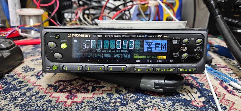Pioneer keh-p8200 tape player.