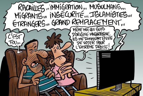 Sans savoir qui était le lanceur d'œuf le groupe bol au raie du cul l'a qualifié d'extrême gauche alors que son entourage assure qu'il est apolitique😤🤬
Il est temps que la Commission de la Carte d'Identité des Journalistes Professionnels enlève leurs cartes de presse à tous ces bouffons🤡