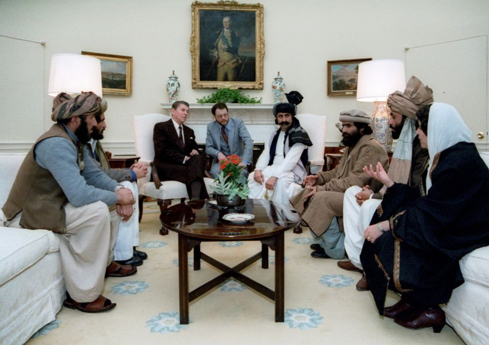 President Ronald Reagan and mujahideen (NOT TALIBAN) fighting in the Soviet–Afghan War meet in the White House, 1983.