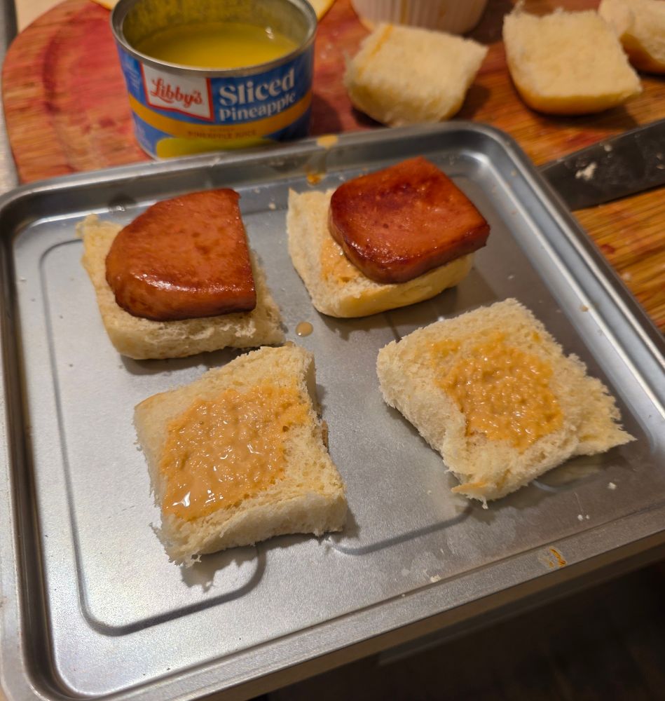 Assembling sammie for the broiler 