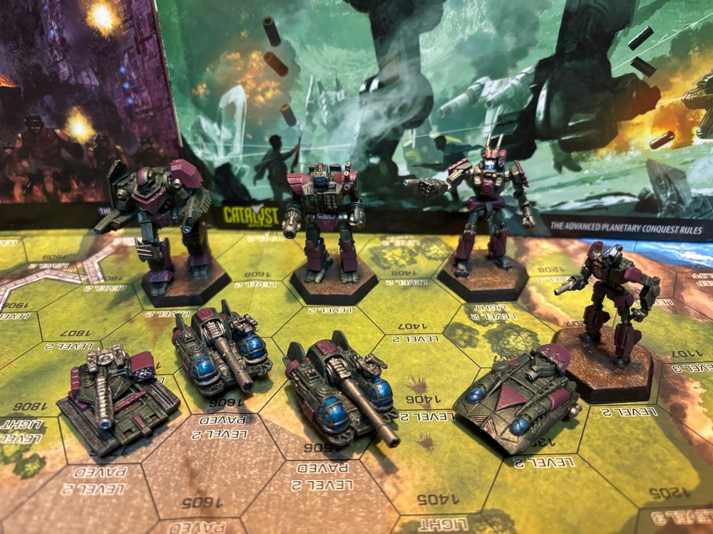 Battletech miniatures painted as the Republic Standing Guard. Black Knight, Centurion Omni, Wolverine, Wasp, Joust, SM1 x2, and Fulcrum