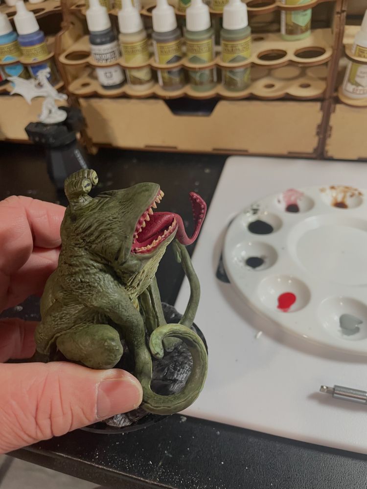 froghemoth finished with washes/dry brushing side view
